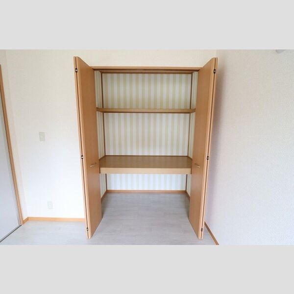 サンライズ　D102号室 物入