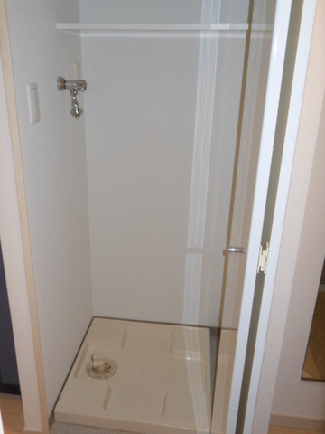 ガーラ・ヒルズ目黒東山1階 洗濯機置き場