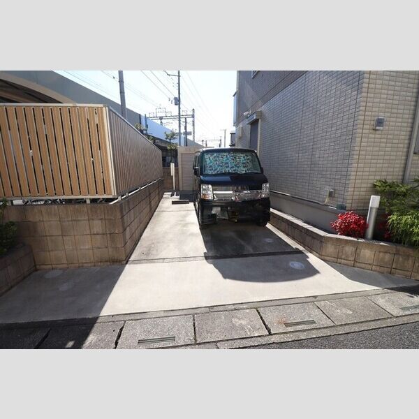 タカラコート107号室 駐車場