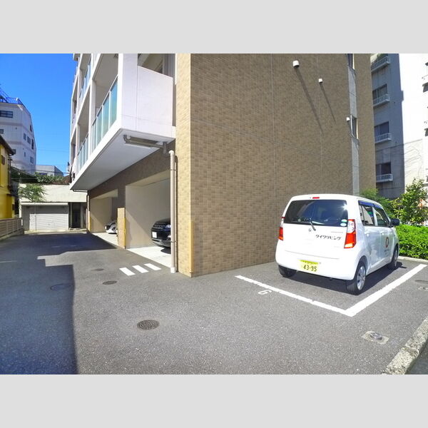 ドゥ　セードル 駐車場