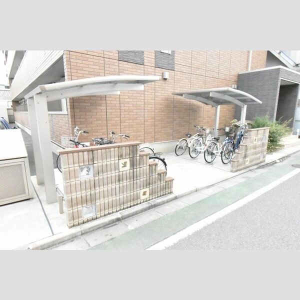 ワイズハウス 駐輪場