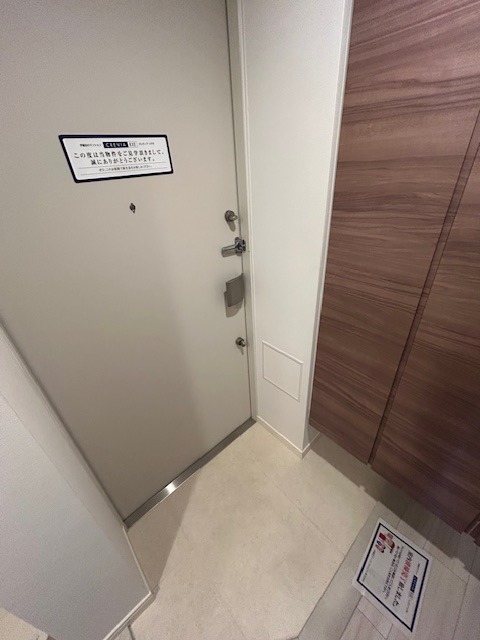 クレヴィアリグゼ世田谷松陰神社前 玄関