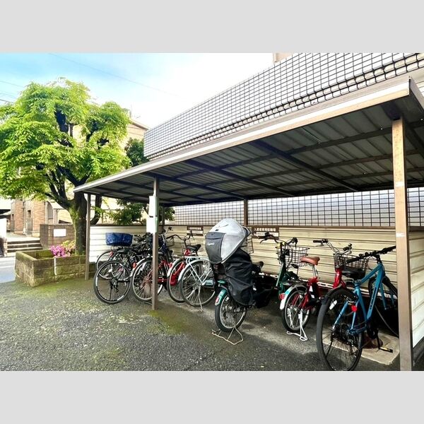 プルミエール西船 駐輪場