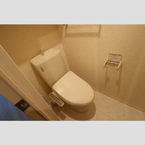 AXIS松戸 トイレ　温水洗浄暖房便座