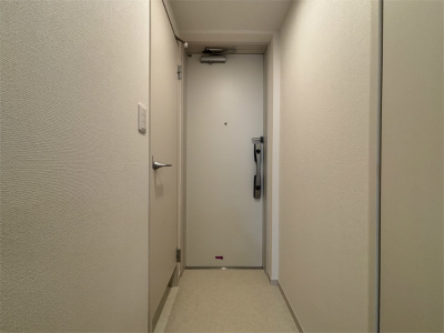 リブリ・ゆうやⅥ 玄関