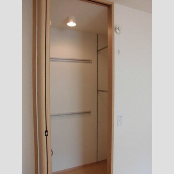 サンクス羽折 クローゼット