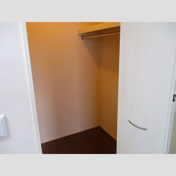 ヌーボイナリ金沢207号室 収納