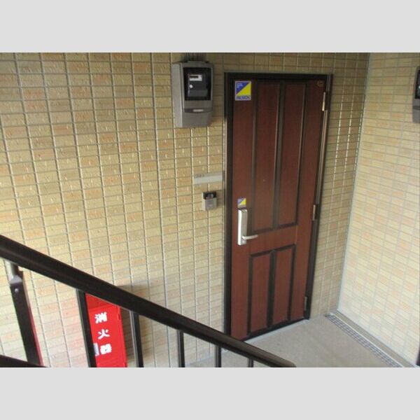 Crea Fleur(クレア・フルール)201号室 玄関