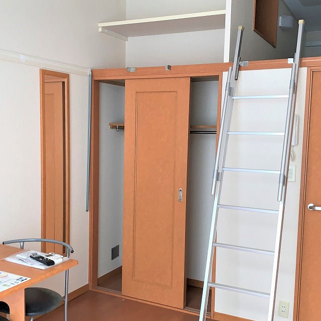 レオパレスアイビー105号室 内観