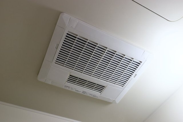 ヴィータローザ新江古田 浴室換気乾燥機