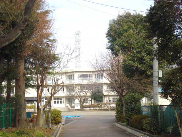 メルベーユソシア 緑ヶ丘小学校まで80ｍ
