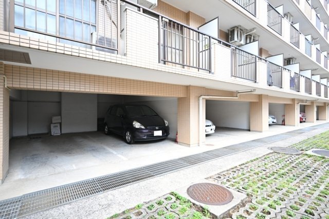 モナークマンション武蔵新城第24階 駐車場