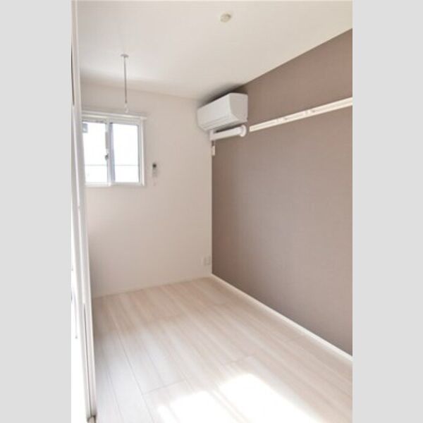 ラ・パージュ桜302号室 居室