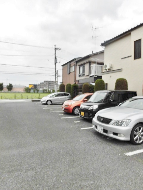 ベルデュール大泉0403号室 駐車場(空無し)