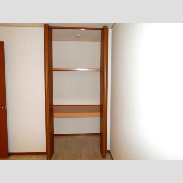 ハイム シンフォニア　A・BA210号室 物入れ