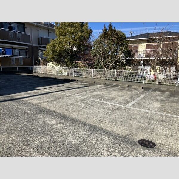 ヴェルディ清見台　AB 駐車場