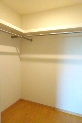 グランピノ0102号室 洋室２収納　※現況優先