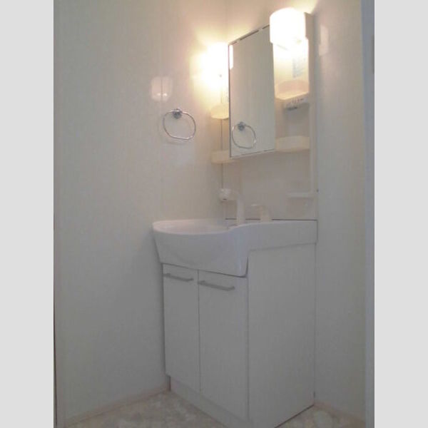 MODAN COURT 和 洗髪洗面化粧台