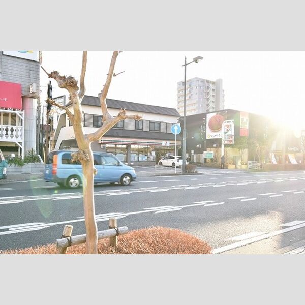 メゾン・ド・シルキー 徒歩圏内にコンビニあります!