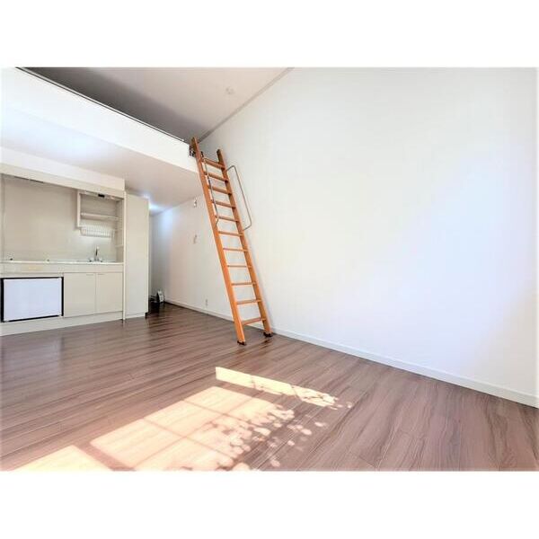 サンライズ鶴瀬 リビング