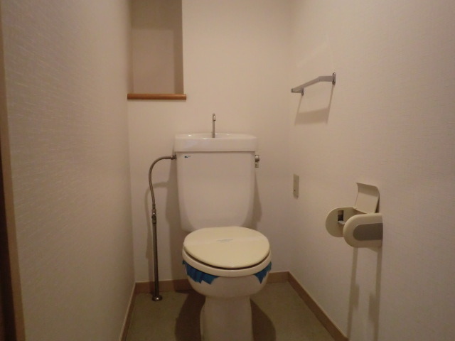 ラ・クラッセ西寺尾0214号室 トイレ