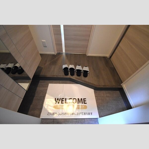 Dスクエア本町105号室 玄関内