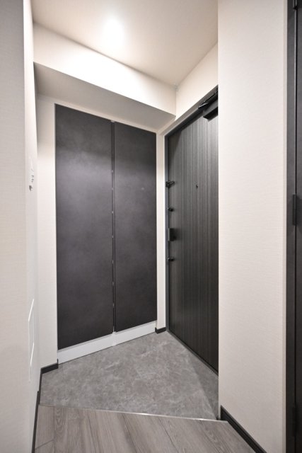 ＧＲＡＮＳＩＴＥ　ＮＡＫＡＭＥＧＵＲＯ7階 玄関