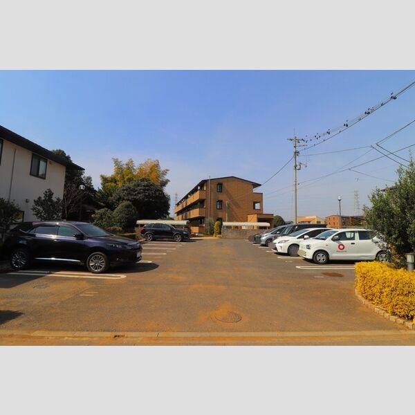 グリーンレジデンス葉月 駐車場