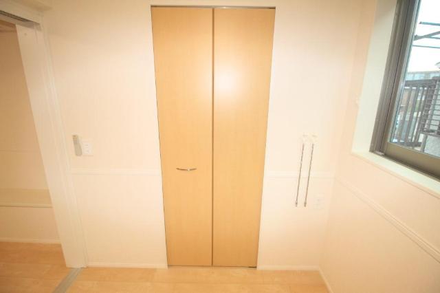 メゾン・ボヌール　大泉学園303号室 洋室収納
