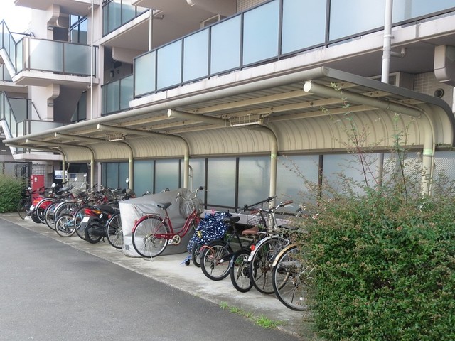 ブールヴァル西原0306号室 駐輪場　※実際の使用状況とは異なります(現況優先)