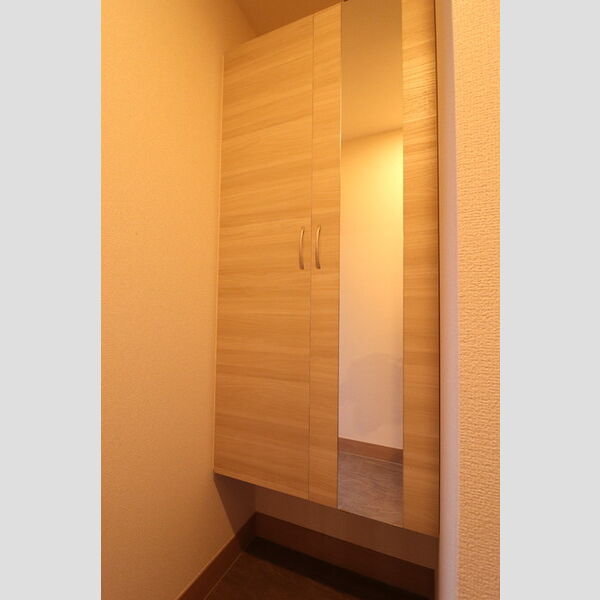 シダー カーサ101号室 玄関