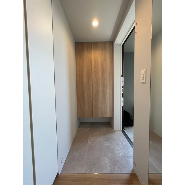 コスモグラシア板橋区役所前0801号室 玄関