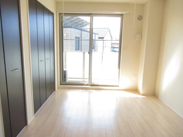 イーストガーデン202号室 洋室