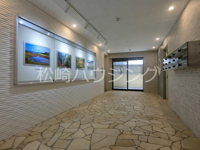 charcoal house3階 エントランス