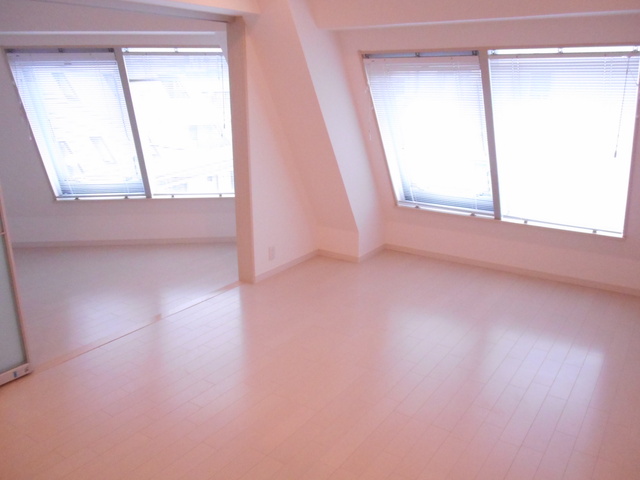 ベルファース麻布十番 リビング２