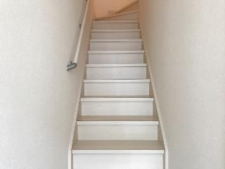 セラヴィ203号室 階段（イメージ）