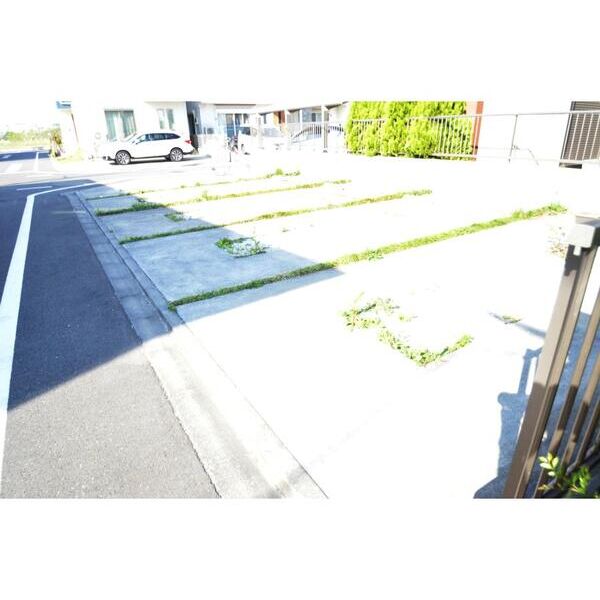 Ville　Est　I 駐車場