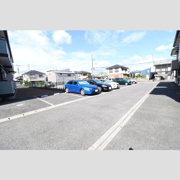 メイヒルズ 駐車場