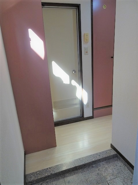 ＲＯＳＥ　ＧＡＲＤＥＮ　Ｒ１２番館(R-012) 玄関