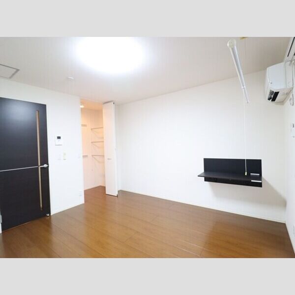 ルミエール　Ⅰ203号室 洋室8帖