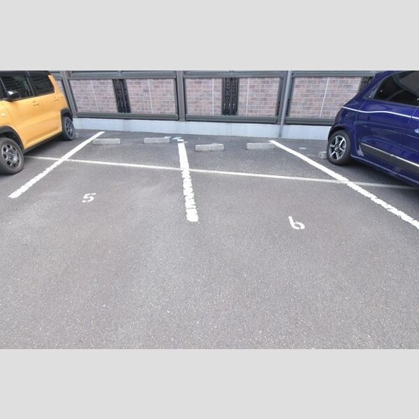 ルーチェ アトリオ 駐車場