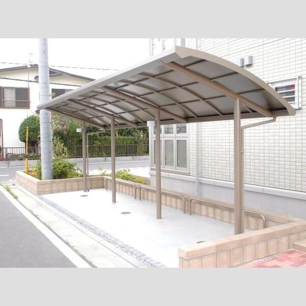 ファミーユ 駐輪場