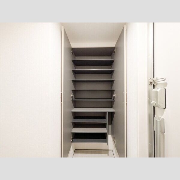 ガーベラ・グレイス307号室 靴箱