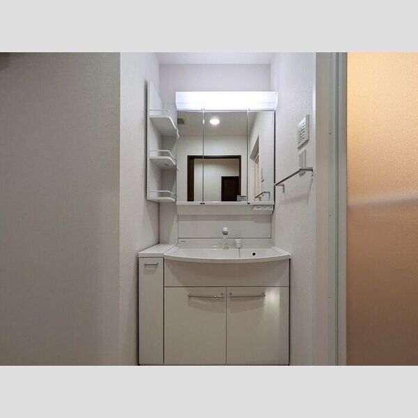 オーシャンビュー壱番館1904号室 洗髪洗面化粧台