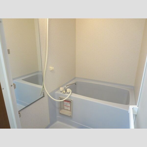 レジェンドアビタシオン207号室 バス