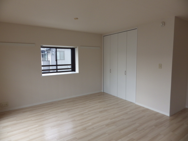 リヴェール高幡２　Ａ棟A205号室 リビング