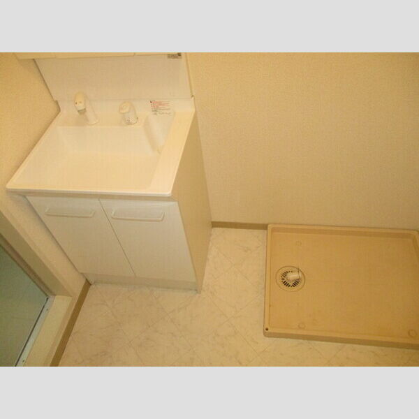 ラ・インテラ・パス　C 洗髪洗面化粧台、室内洗濯機置場