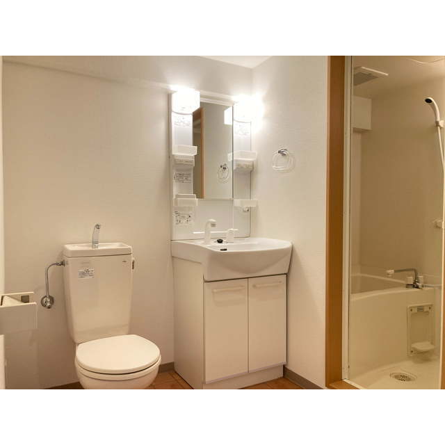 レオグランデ 洗面・トイレ