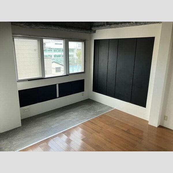 ID.1953/a401号室 玄関