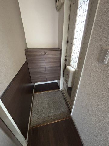 ハイツひるみF 玄関